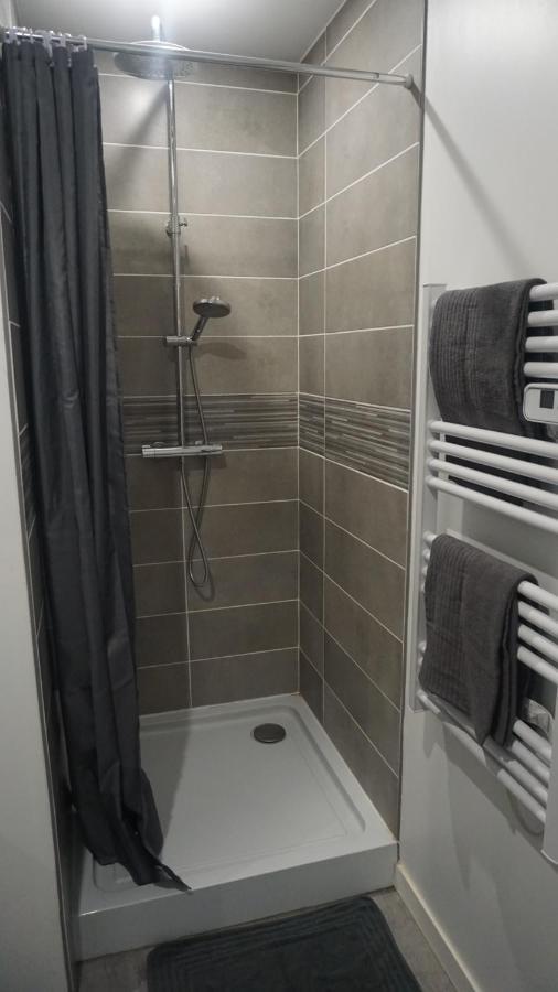 Cosy T2 Wifi Parking Proche Gare Centre Ville Сен-Кантен Екстер'єр фото